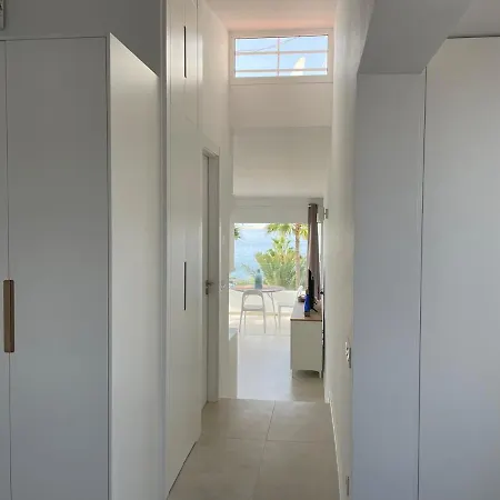 Great Ocean Views Apartment